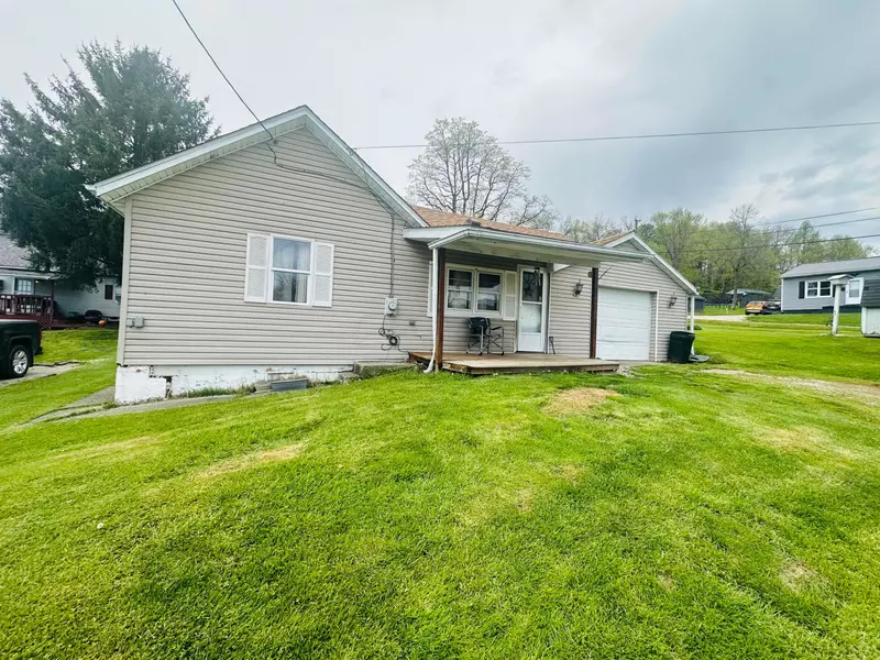 328 W Brown Street, Crooksville, OH 43731