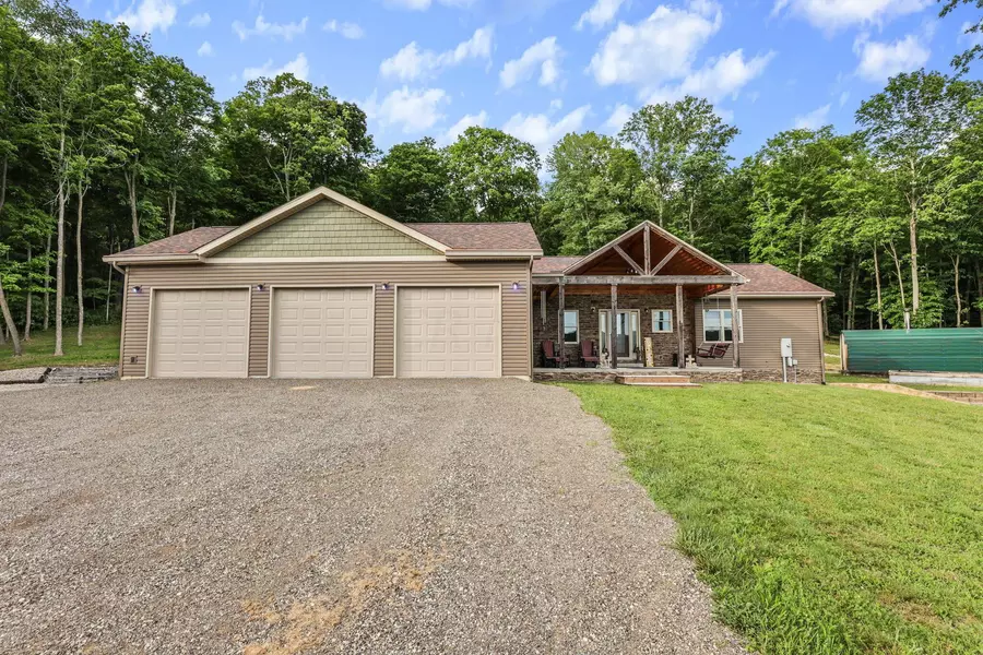 3399 Owl Creek Road, Frankfort, OH 45628