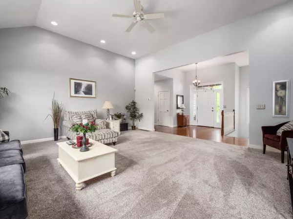 Duncan Falls, OH 43734,2710 Red Fox