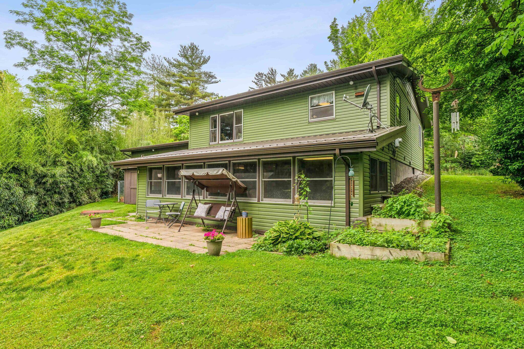 320 Locust Lane,  Senecaville,  OH 43780