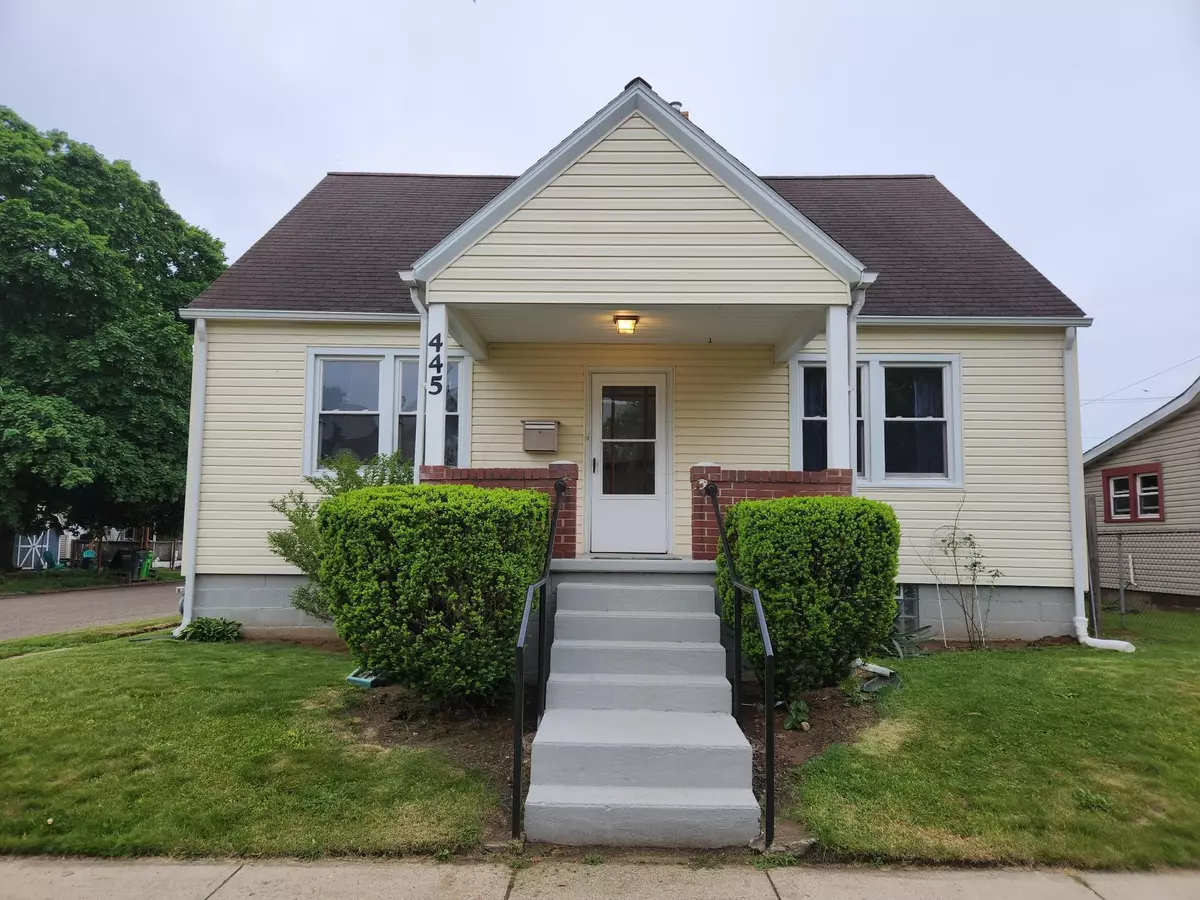 Coshocton, OH 43812,445 S 10th Street