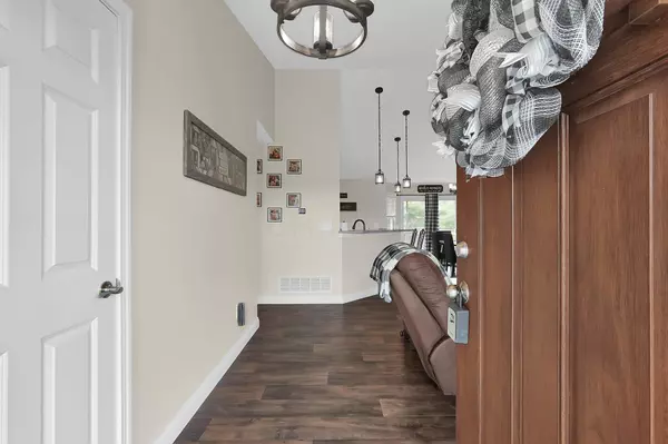 Junction City, OH 43748,4970 County Rd 57