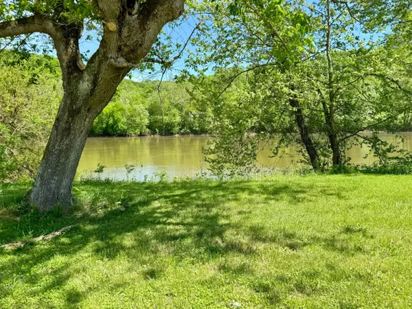 Philo, OH 43771,8347 Old River Road