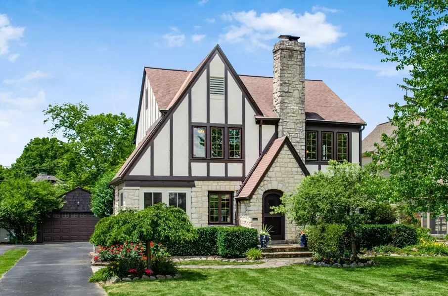 1685 Andover Road, Upper Arlington, OH 43212