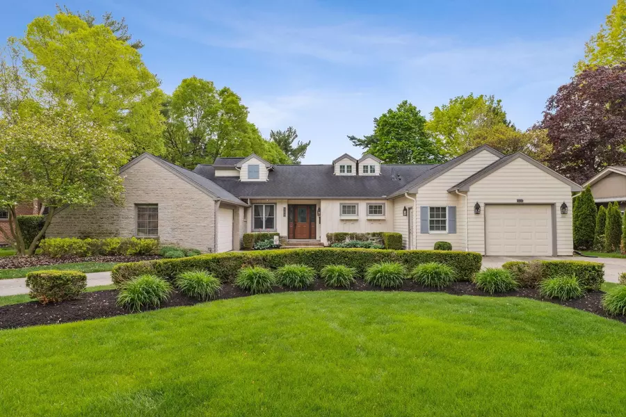 3946 Fairlington Drive, Upper Arlington, OH 43220