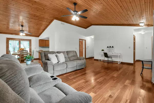 London, OH 43140,1430 Chickasaw Drive