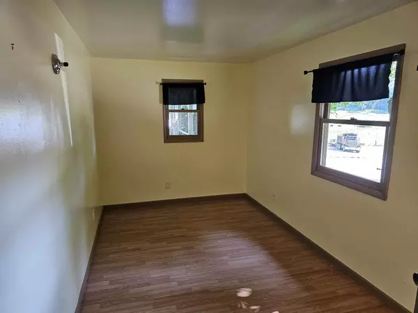 New Concord, OH 43762,10885 Castor Road