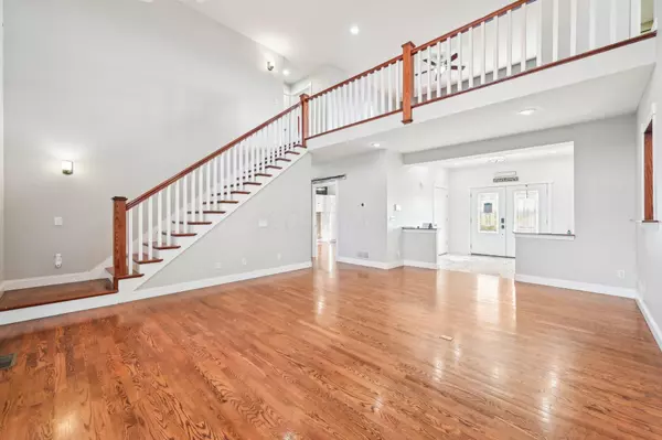 Howard, OH 43028,14751 King Road