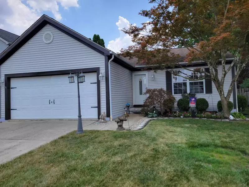 2303 Breeze Hill Drive, Grove City, OH 43123