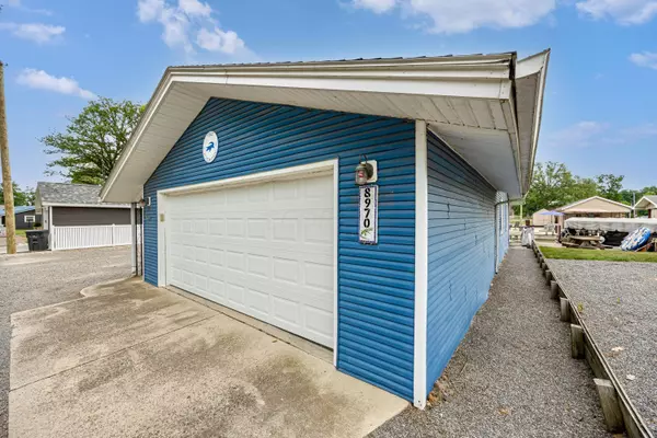 Huntsville, OH 43324,8970 Walnut Street