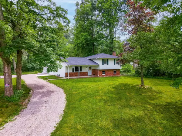 36 Woodside Drive, Pataskala, OH 43062