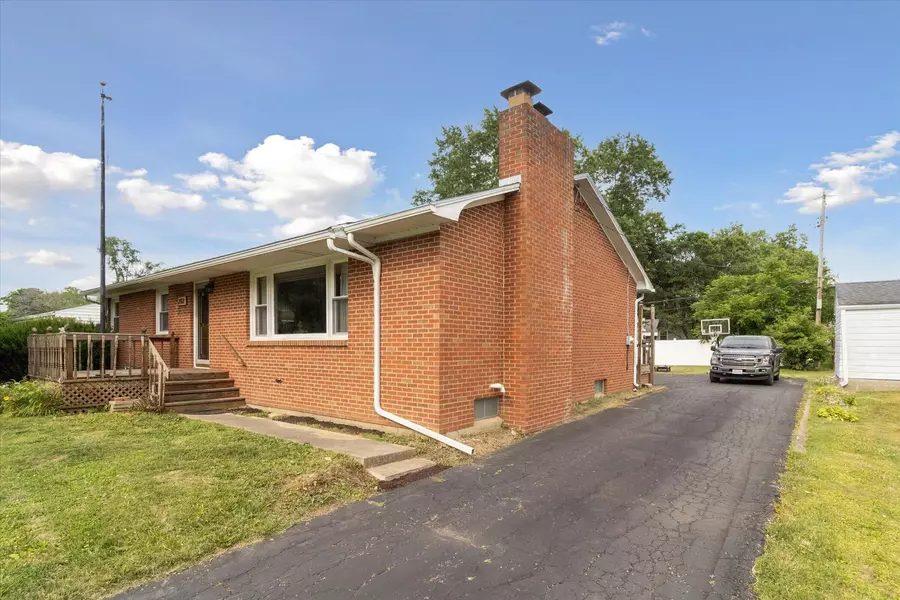 202 Whiteheirs Street, Mount Vernon, OH 43050