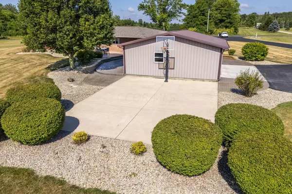 New Holland, OH 43145,23470 Mouser Road
