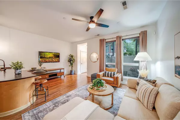 Columbus, OH 43215,47 N 5th Street #G10