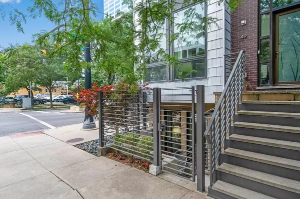 Columbus, OH 43215,47 N 5th Street #G10