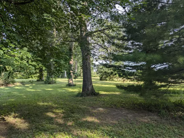 Gambier, OH 43022,23841 Hopewell Road