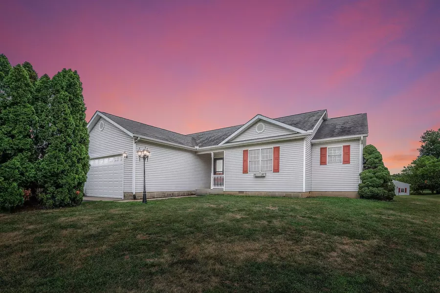 2264 Shawnee Trail, Circleville, OH 43113