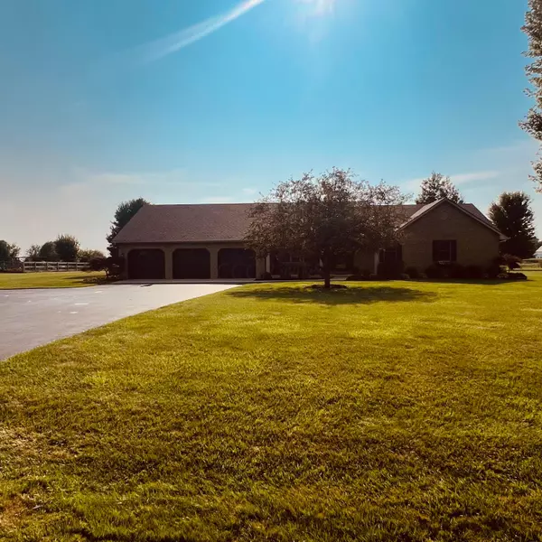 88 Country Manor Drive, Wilmington, OH 45177