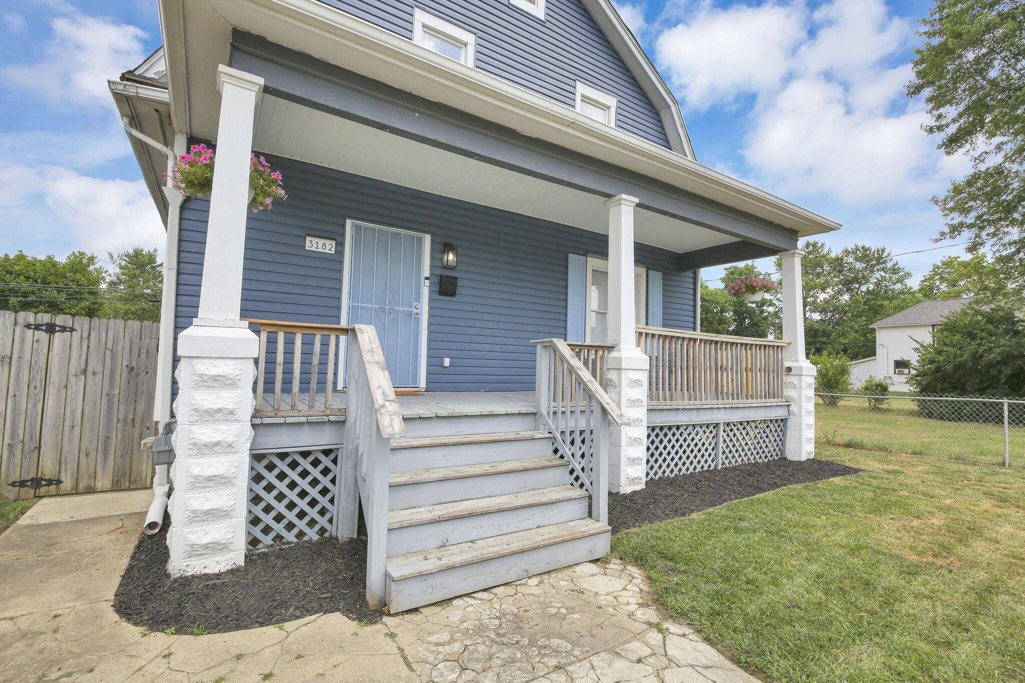 Columbus, OH 43219,3182 E 5th Avenue