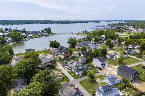 Buckeye Lake, OH 43008,243 Myers Avenue