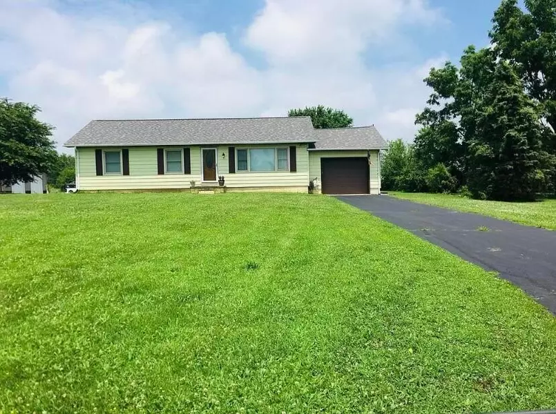 2940 Pine Drive, Circleville, OH 43113