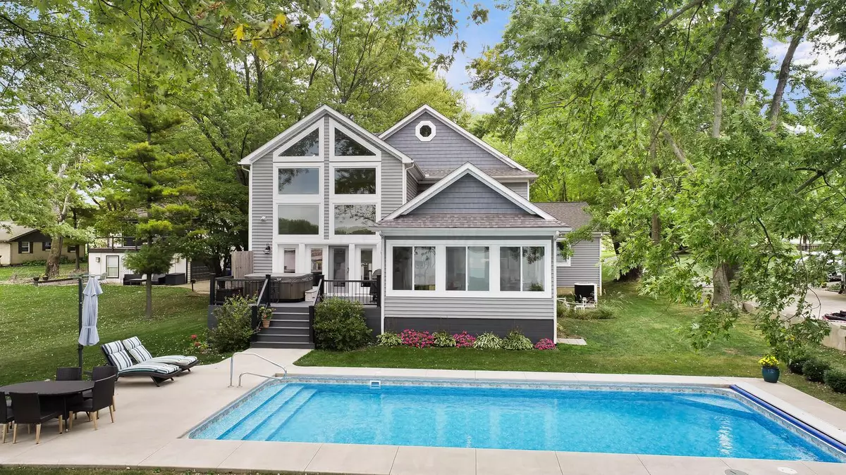 London, OH 43140,1726 E Choctaw Drive