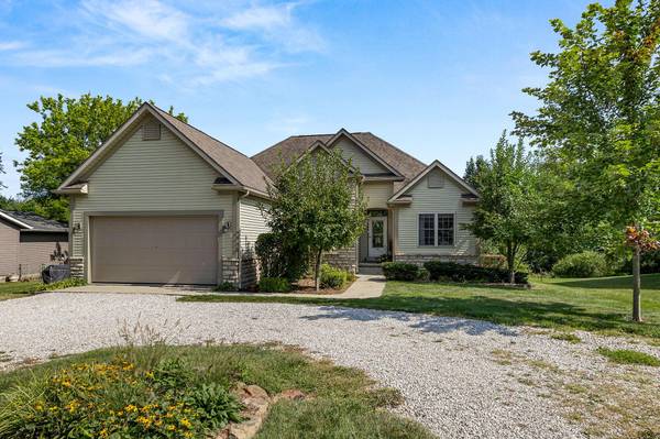 1081 Apple Valley Drive, Howard, OH 43028