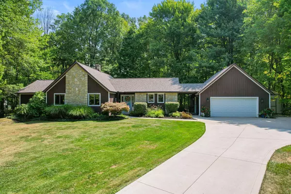 55 Whirlaway Loop, Pataskala, OH 43062