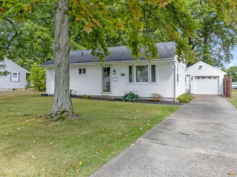 1584 Ridgewood Drive, Salem, OH 44460