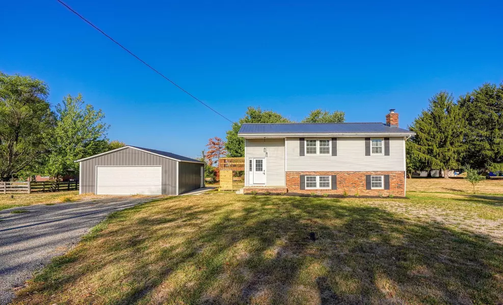 7405 Winchester Southern Road, Stoutsville, OH 43154