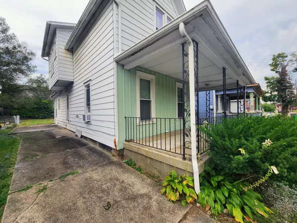 Coshocton, OH 43812,242 N 6th Street