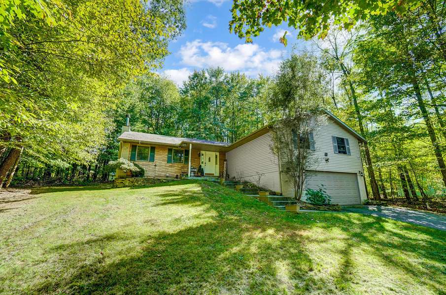 2512 Apple Valley Drive, Howard, OH 43028