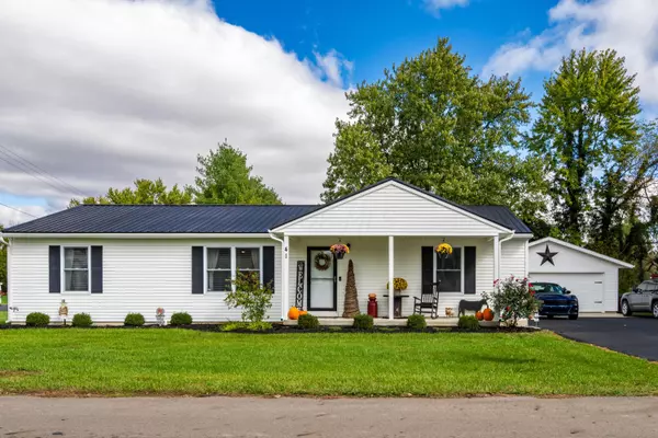 41 Lincoln Street, Bloomingburg, OH 43106