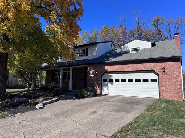 1016 Amberly Place, Columbus, OH 43220