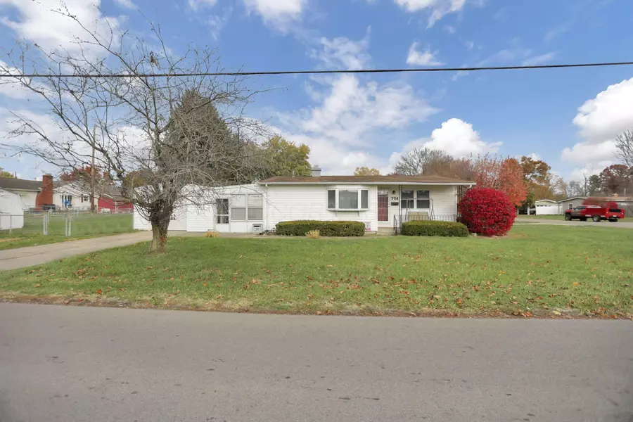 751 Meadow Drive, Newark, OH 43055