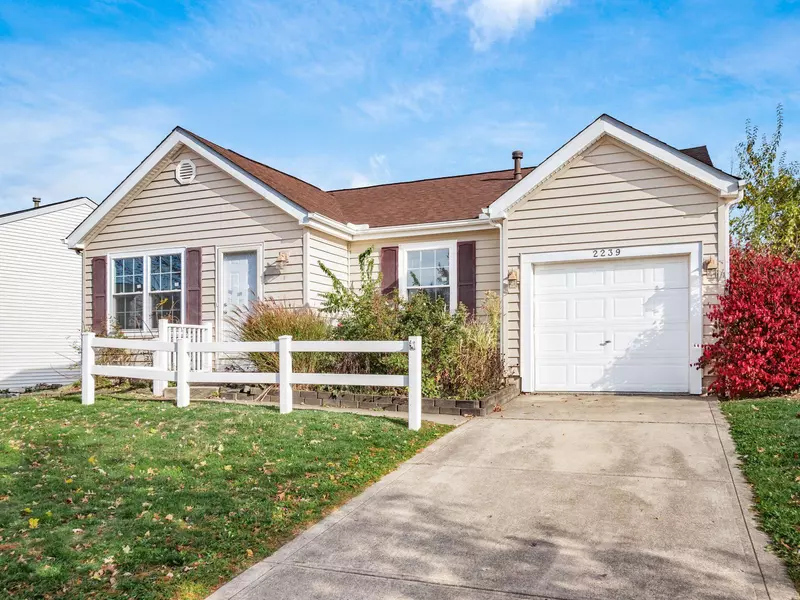 2239 Breeze Hill Drive, Grove City, OH 43123