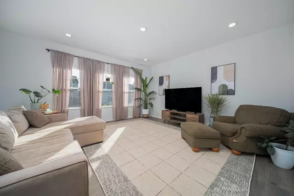 Columbus, OH 43207,1143 Gelbray Drive