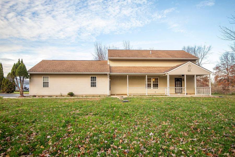 3243 Dixon Road, Pataskala, OH 43062