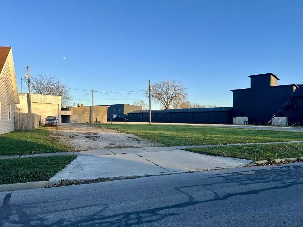 Marysville, OH 43040,328 S Oak Street