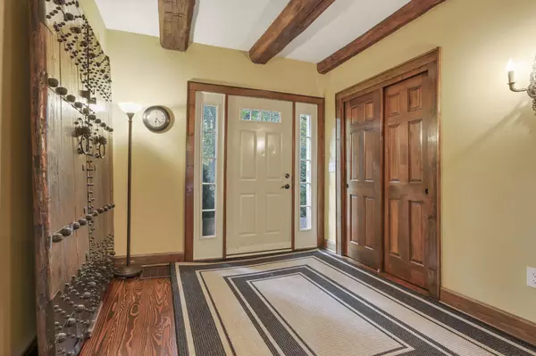 Worthington, OH 43085,560 Fox Lane