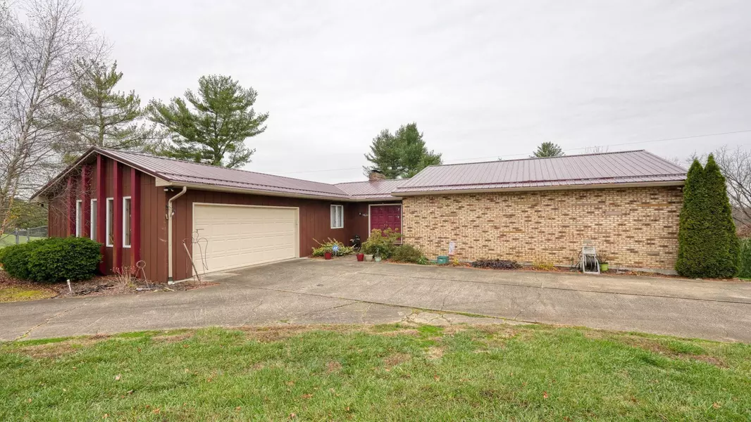 3900 Dietz Lane, Zanesville, OH 43701