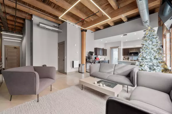 Columbus, OH 43215,570 S Front Street #204