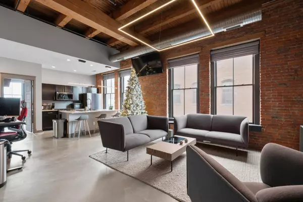 Columbus, OH 43215,570 S Front Street #204