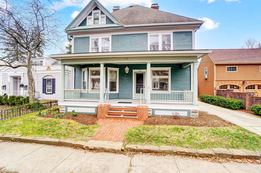 128 S Cherry Street, Granville, OH 43023