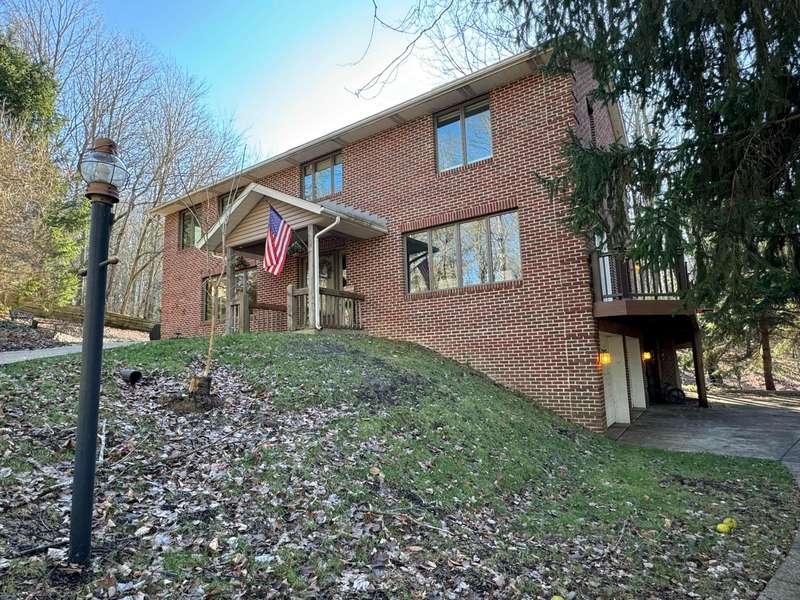 68 Stone Henge Drive, Granville, OH 43023