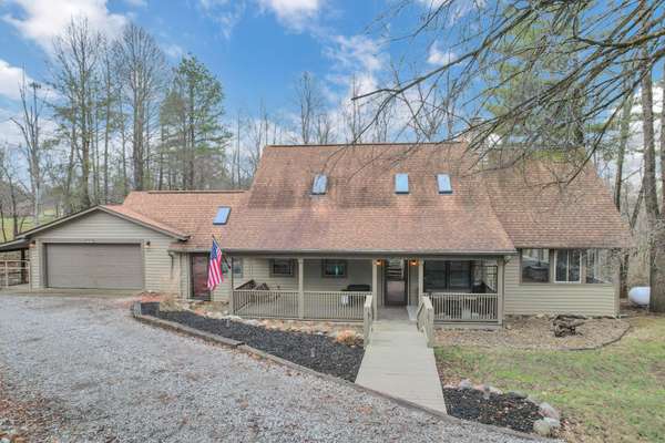 2096 Maya Lane, Sugar Grove, OH 43155