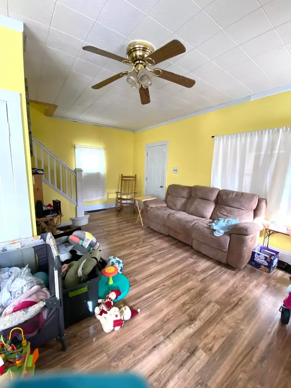 New Holland, OH 43145,231 S East Street