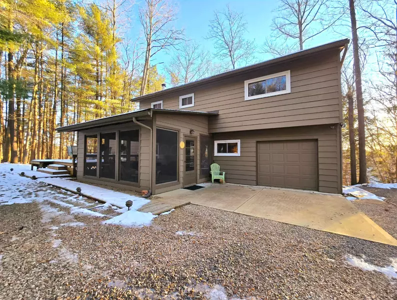 624 Catawba Lane, Hide A Way Hills, OH 43107