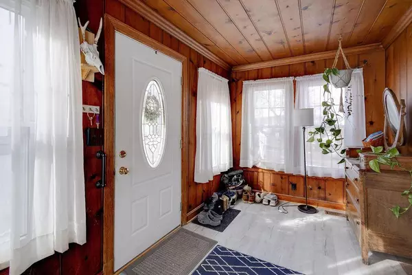 Danville, OH 43014,13 W Main Street