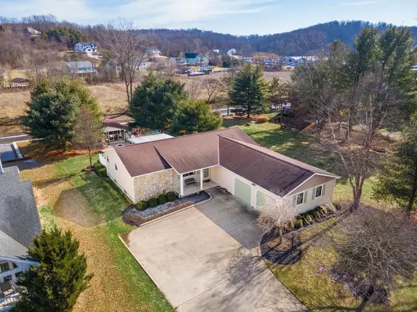 Howard, OH 43028,449 N Ridge Heights Drive